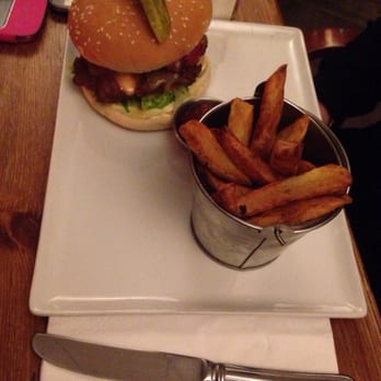 The Samuel Pepys - Hamburger and chips - Bars Near Me - London, XGL The Samuel Pepys - Hamburger and chips - Bars Near Me - London, XGL