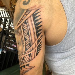 Continue from second round and decided to go with full sleeve.