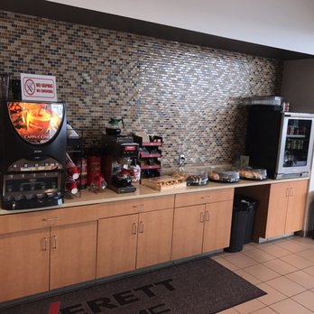 Everett Buick GMC - They have a great waiting room with lots of coffee and donuts in the morning. - Auto Repair Near Me - Bryant, Arkansas Everett Buick GMC - They have a great waiting room with lots of coffee and donuts in the morning. - Auto Repair Near Me - Bryant, Arkansas