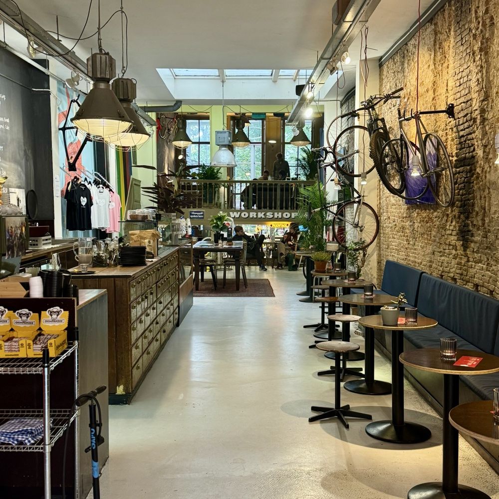 Lola's--Bikes and Coffee - Coffee & Tea Near Me - 's-Gravenhage, ZH Lola's--Bikes and Coffee - Coffee & Tea Near Me - 's-Gravenhage, ZH
