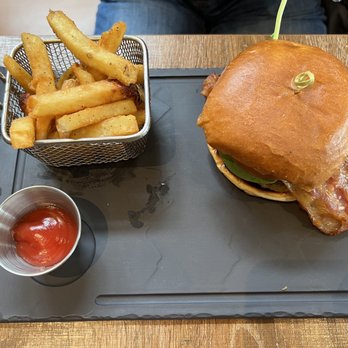 Stanley's Bar & Grill - Bars Near Me - Vancouver, British Columbia Stanley's Bar & Grill - Bars Near Me - Vancouver, British Columbia