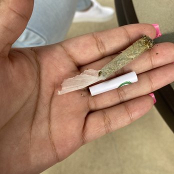 Green Dragon Weed Dispensary - South Aurora - Bad pre roll. Filter wasn't put on right - Cannabis Dispensaries Near Me - Aurora, Colorado Green Dragon Weed Dispensary - South Aurora - Bad pre roll. Filter wasn't put on right - Cannabis Dispensaries Near Me - Aurora, Colorado
