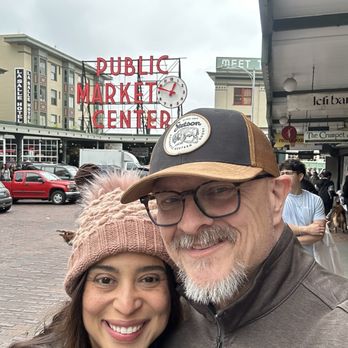Pike Place Fish Market - Pikes Place - Seafood Markets Near Me - Seattle, Washington
