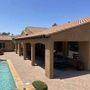 Berney Construction - Beautifully crafted Spanish-style patio cover with durable paver hardscaping and a stunning fountain centerpiece. With pool house/ ADU - General Contractors Near Me - Riverside, California Berney Construction - Beautifully crafted Spanish-style patio cover with durable paver hardscaping and a stunning fountain centerpiece. With pool house/ ADU - General Contractors Near Me - Riverside, California