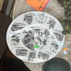 A New Leash On Life Market Place - Inside
