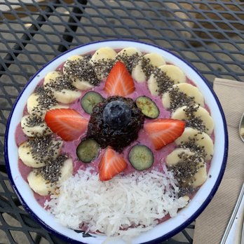 Green Table Cafe - Tropical Iris bowl - Cafes Near Me - Los Angeles, California