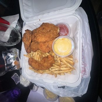Kabana Restaurant and Lounge - Tenders - Hookah Bars Near Me - Arlington, Virginia