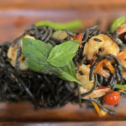 Thai Station Cafe - Spaghetti Basil Shrimp