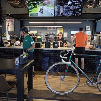 Team Car Cafe - Ambiance - Coffee & Tea Near Me - Memphis, Tennessee