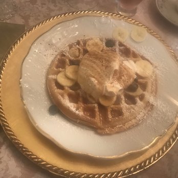 Maple Hill - Breakfast served in the formal dining room! - Hotels Near Me - Eddyville, Kentucky