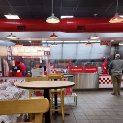 Five Guys - Dinning area, order and cooking station