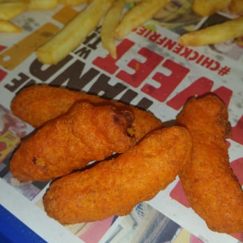 Burger King - Mac n cheetos, flavorless. - Fast Food Near Me - Willowbrook, Illinois
