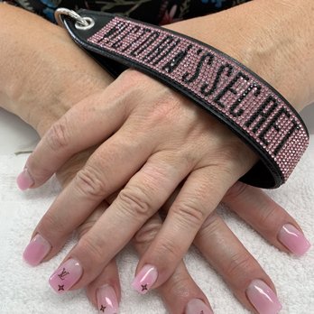 E&R Nails Salon - Nail Salons Near Me - Hamilton, Ontario