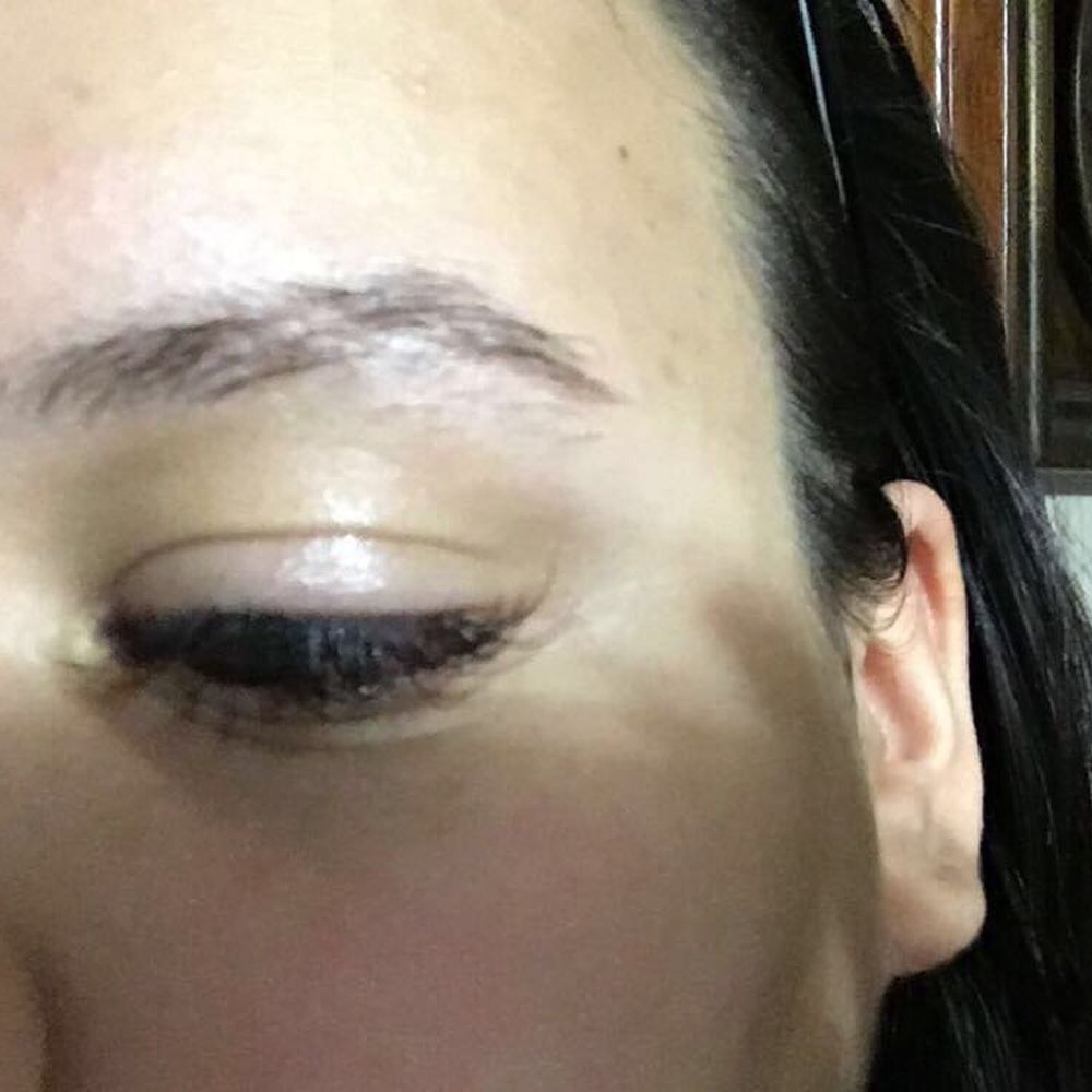 Before threading and microblading. Before threading and microblading.