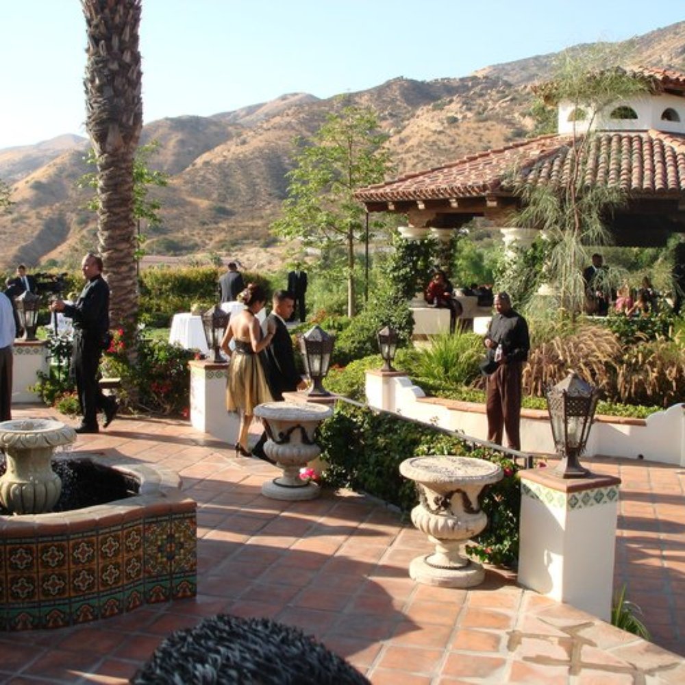 Hummingbird Nest - greeting area - Venues & Event Spaces Near Me - Santa Susana, California