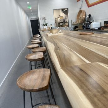 Konpa Nikkei - Bar seating. - Poke Near Me - Corona Del Mar, California Konpa Nikkei - Bar seating. - Poke Near Me - Corona Del Mar, California