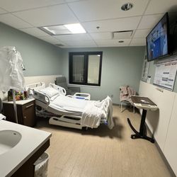 Reston Hospital Center - Solo room