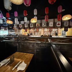 Sushi Shima - Cute interior