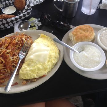 Lucy's Diner - veggie omelet with crispy hash browns, and a biscuit with gravy - Diners Near Me - Rogers, Arkansas Lucy's Diner - veggie omelet with crispy hash browns, and a biscuit with gravy - Diners Near Me - Rogers, Arkansas