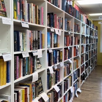The Novel Neighbor - Books, Mags, Music & Video Near Me - Webster Groves, Missouri
