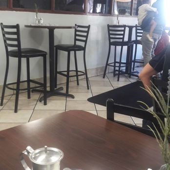 Rusty Pot Café - Small dining area.  But it feels very intimate! - Breakfast & Brunch Near Me - Inglewood, California