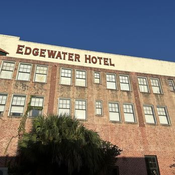 The Edgewater Hotel - Sunrise - Bed & Breakfast Near Me - Winter Garden, Florida The Edgewater Hotel - Sunrise - Bed & Breakfast Near Me - Winter Garden, Florida
