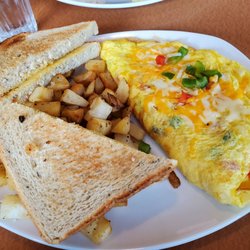 Scramblers - Wild Western Omelets with rye bread and potatoe chunks