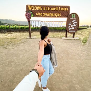 Napa Valley Welcome Sign - Landmarks & Historical Buildings Near Me - Napa, California