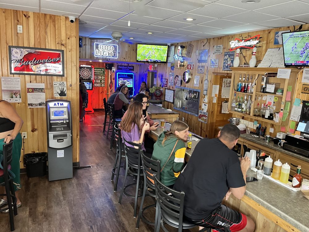 Big T's Saloon & Dive bar Logo