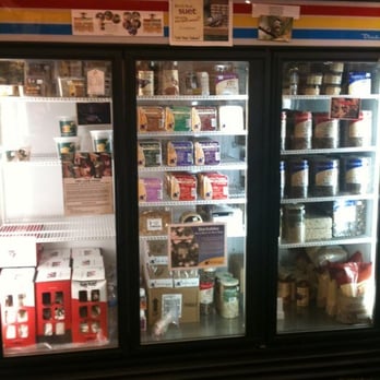 Wild Birds Unlimited - cold case - Bird Shops Near Me - Dallas, Texas