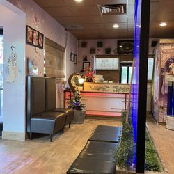 Sakura Sushi - Entry area