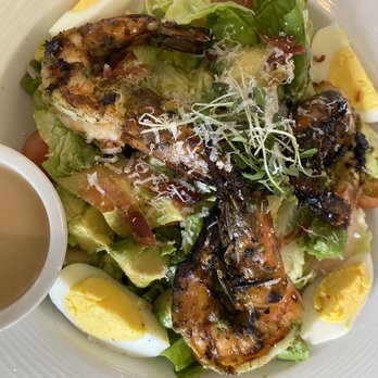 et al. - Et Al. Chop Salad Lunch with shrimp - Breakfast & Brunch Near Me - Honolulu, Hawaii et al. - Et Al. Chop Salad Lunch with shrimp - Breakfast & Brunch Near Me - Honolulu, Hawaii