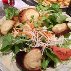Café Charlemagne - La salade de chèvre