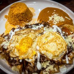 7 Leguas Mexican restaurant - Chilaquiles Mexicano