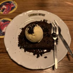 Cannibale Royale Rozengracht - Brownie with ice cream