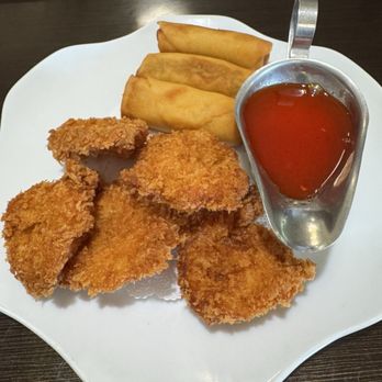 Thai Aree - Egg rolls and coconut shrimp - Thai Near Me - Whittier, California Thai Aree - Egg rolls and coconut shrimp - Thai Near Me - Whittier, California