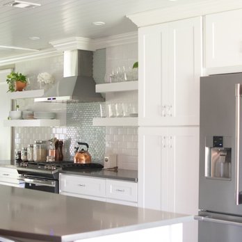 Green Clover Contracting - a kitchen with stainless steel appliances - General Contractors Near Me - Austin, Texas Green Clover Contracting - a kitchen with stainless steel appliances - General Contractors Near Me - Austin, Texas