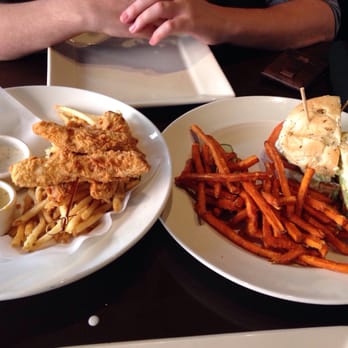 Yard House - Gardein chicken strips & avocado sandwich - New American Near Me - Indianapolis, Indiana