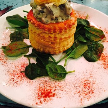 At Home - Bouchée à la reine - Bistros Near Me - Nice, 06