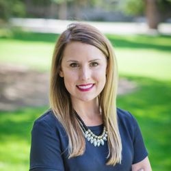 Ama La Vida - Meet Coach Melanie! Melanie specializes in interview coaching, resume writing, and personal branding