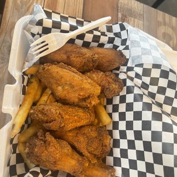 Soul Goode - A wing plate! - Soul Food Near Me - Pearland, Texas Soul Goode - A wing plate! - Soul Food Near Me - Pearland, Texas