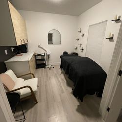 Esthetics By Britni - The studio with lights on