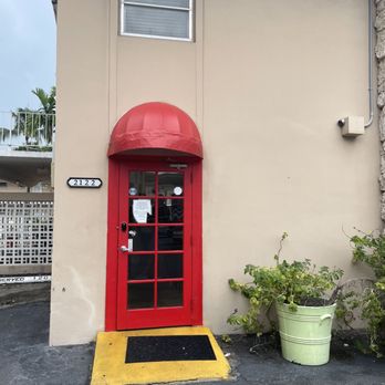 Jholano’s Deli - Delis Near Me - Coral Gables, Florida