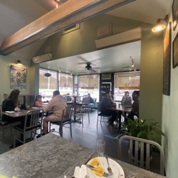 The Cauldron Cafe - Empty plates and the quickly filling dining room