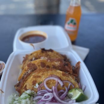 Niko's Red Tacos - Birria De Res Tacos - Food Trucks Near Me - Los Angeles, California