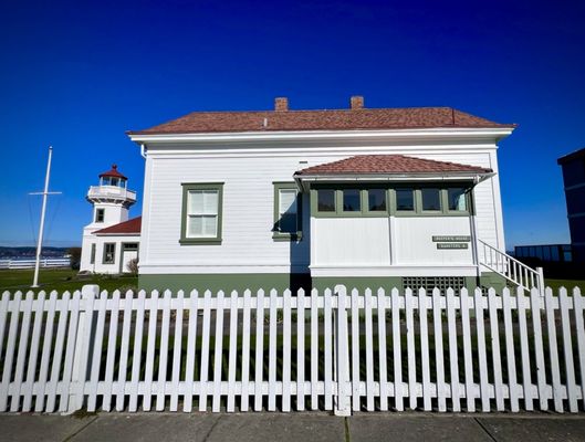 Lighthouse Park by null