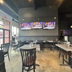 Foxiis Restaurant and Bar - Inside