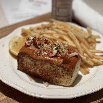 The Standard, High Line - Lobster roll with french fries - Hotels Near Me - New York, New York The Standard, High Line - Lobster roll with french fries - Hotels Near Me - New York, New York
