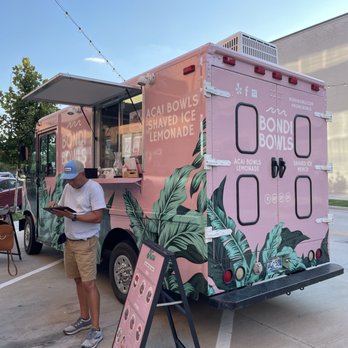 Bondi Bowls - two people standing in front of a food truck - Food Trucks Near Me - Yukon, Oklahoma