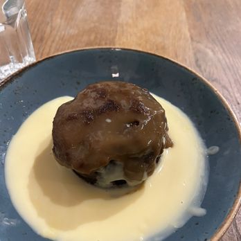 Mother Mash - Sticky toffee pudding and custard - British Near Me - London, XGL Mother Mash - Sticky toffee pudding and custard - British Near Me - London, XGL